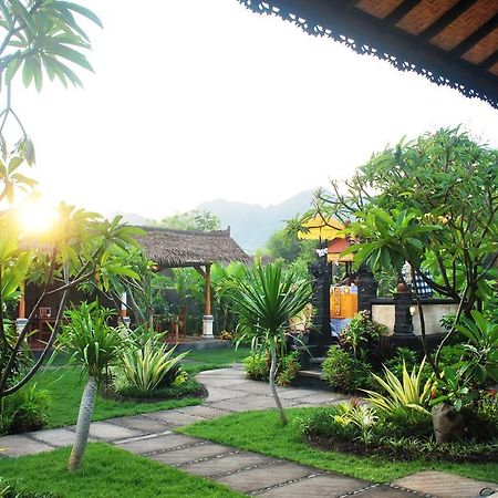 Trijaya Guest House Pemuteran Exterior photo